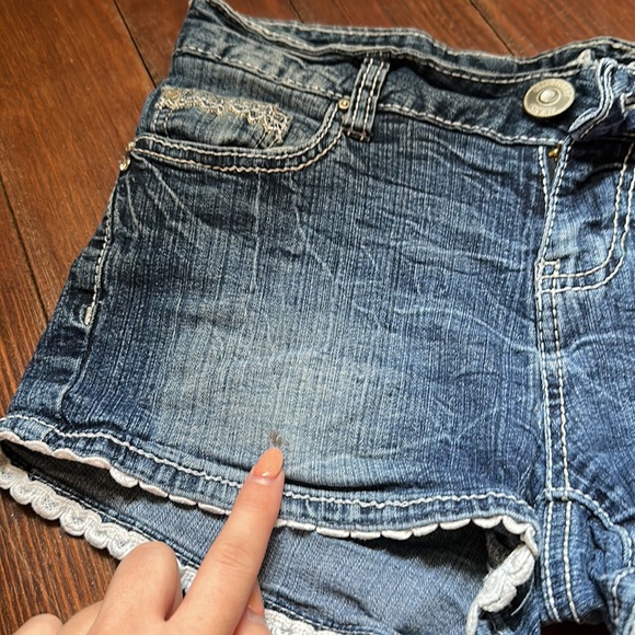 Amethyst Jean Shorts - Picture 2 of 8